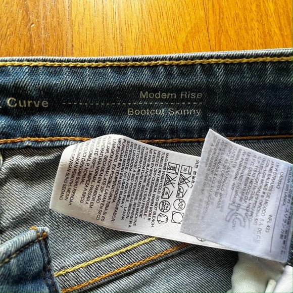 Levi's Jeans Slight Curve: Slight Bootcut Skinny - Picture 5 of 6